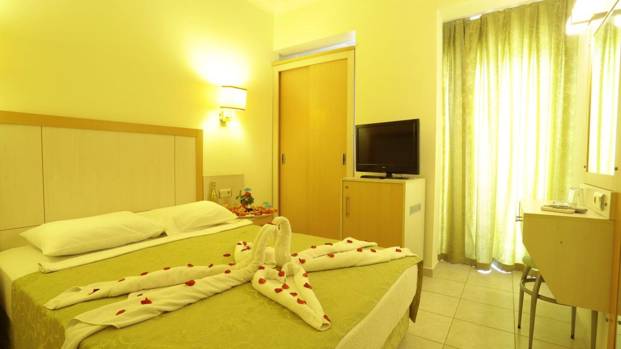 Cleopatra Golden Beach Hotel 阿拉尼亚 外观 照片