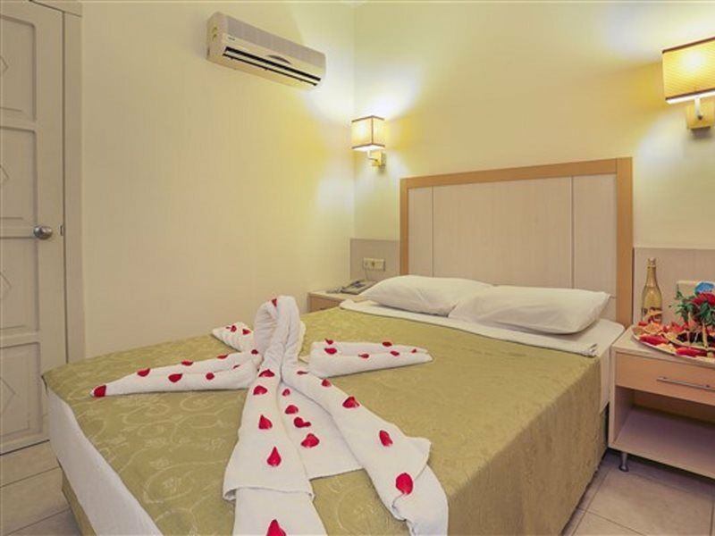 Cleopatra Golden Beach Hotel 阿拉尼亚 外观 照片