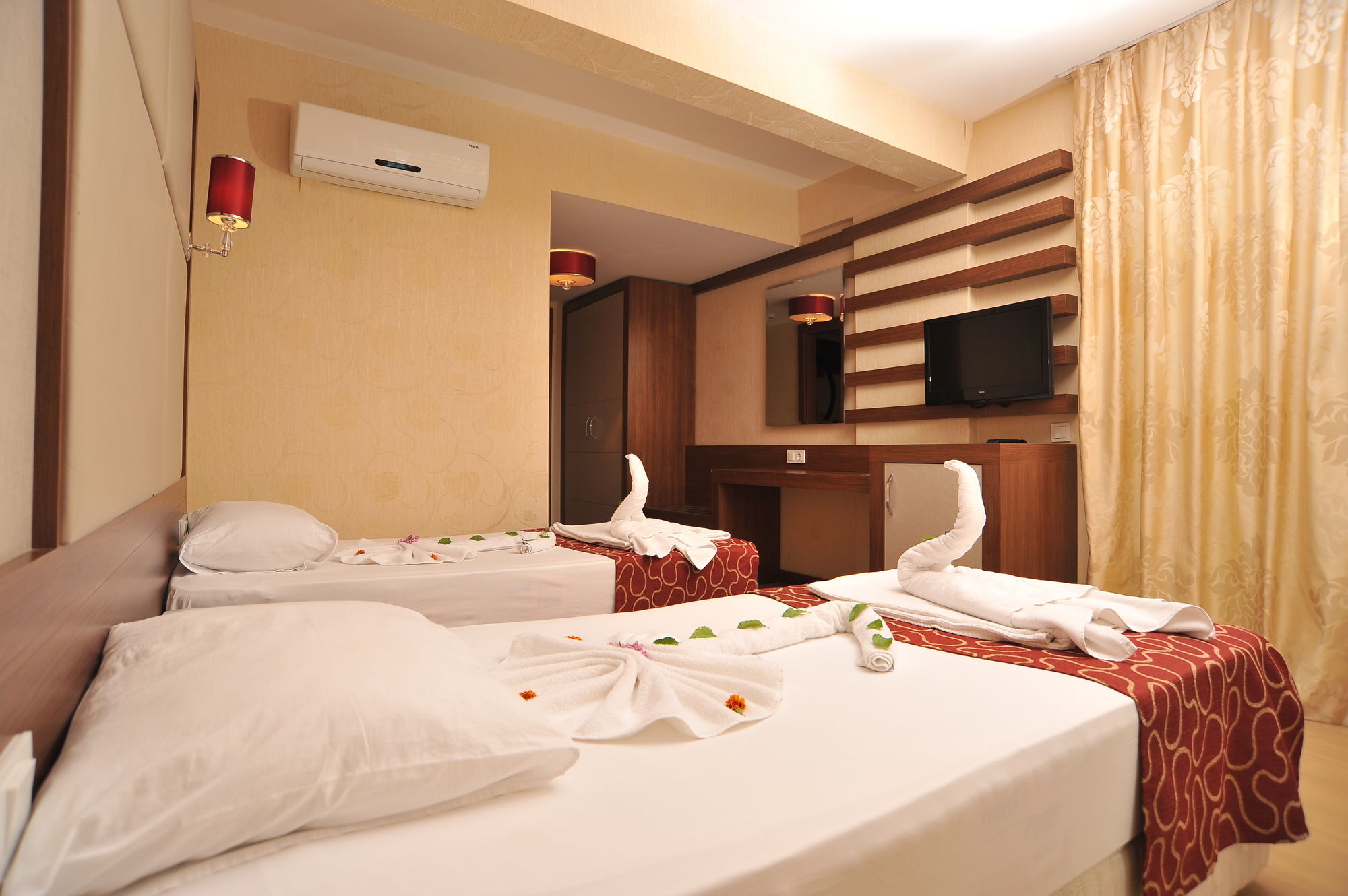 Cleopatra Golden Beach Hotel 阿拉尼亚 外观 照片